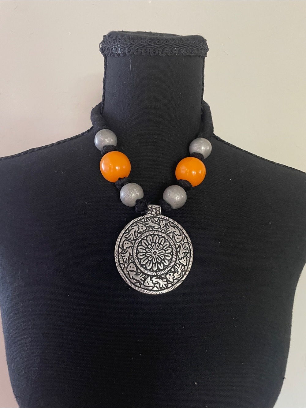 🎉🎉 5 for $15  Orange and Silver Bead Pendant Necklace - Picture 2 of 3